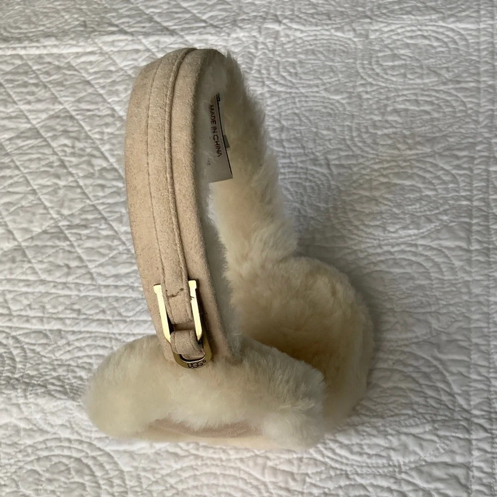 UGG Shearling Suede Earmuffs Cream NEW - Picture 12 of 13